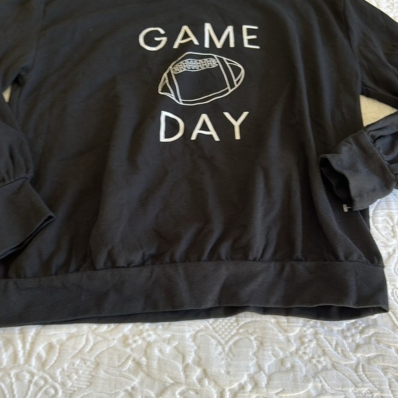 Game Day Black Sweatshirt by Vince Camuto Size Medium - Picture 4 of 5